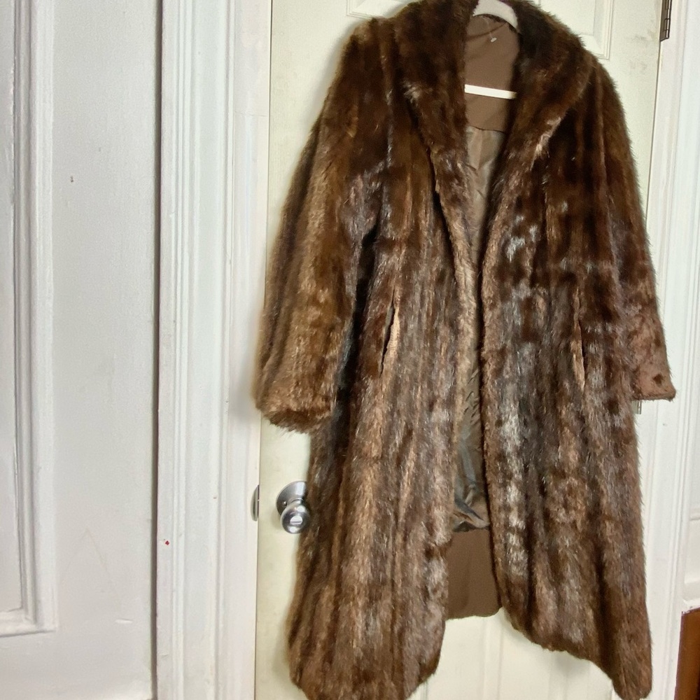 Elegant Brown Fur Coat